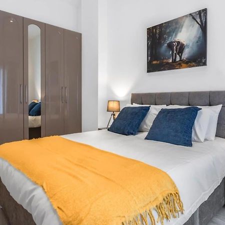 Lovely 1 Bedroom Apartment In Central Woking Kültér fotó