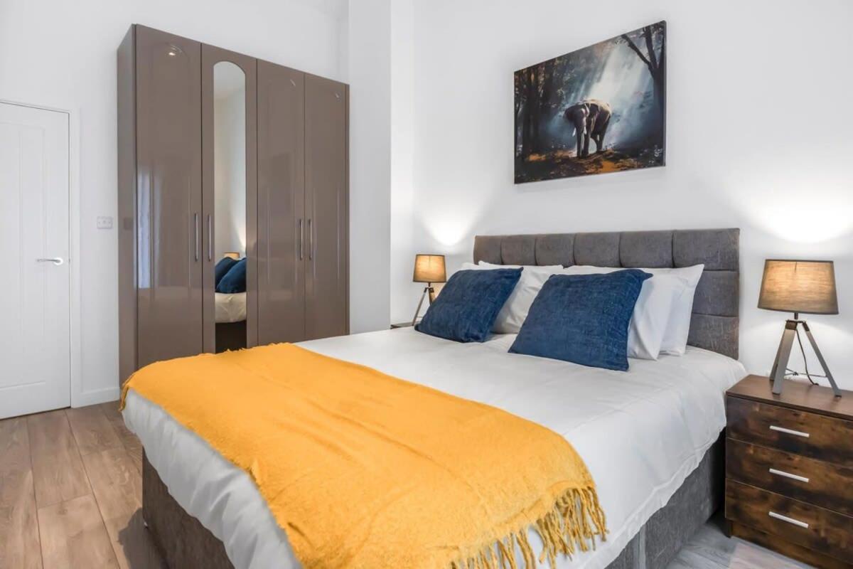 Lovely 1 Bedroom Apartment In Central Woking Kültér fotó