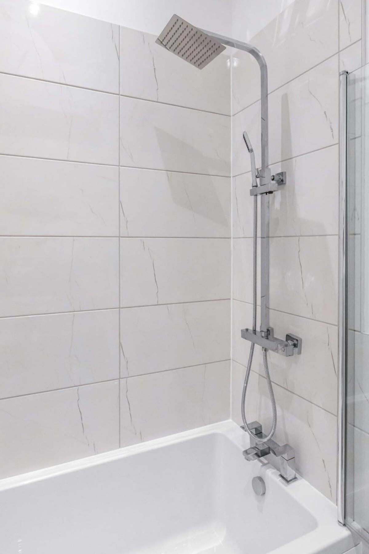 Lovely 1 Bedroom Apartment In Central Woking Kültér fotó